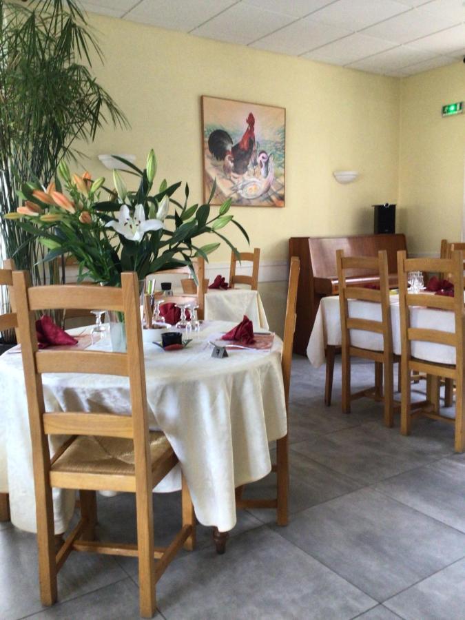 Hotel Restaurant Les Touristes Vals-les-Bains Exteriör bild