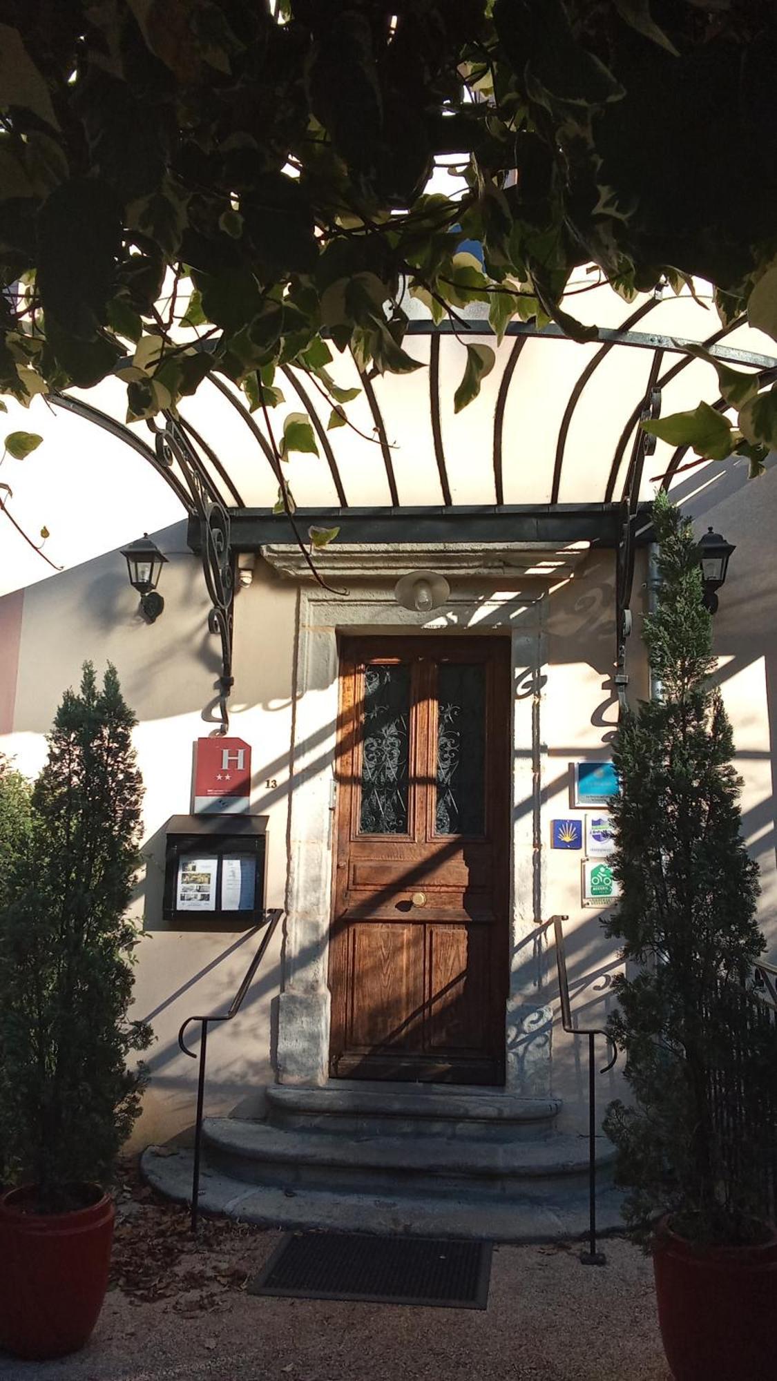 Hotel Restaurant Les Touristes Vals-les-Bains Exteriör bild